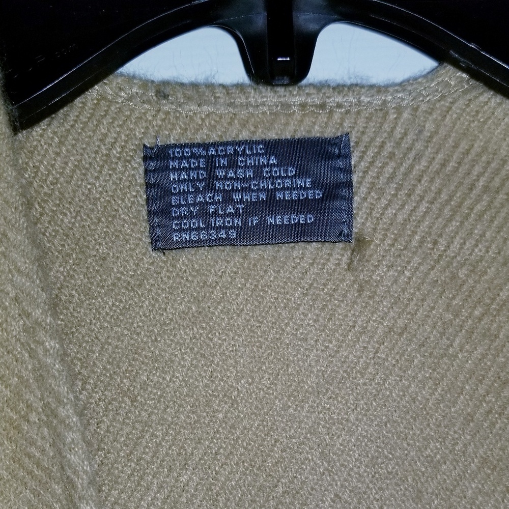 Poncho/Cape - Picture 3 of 4
